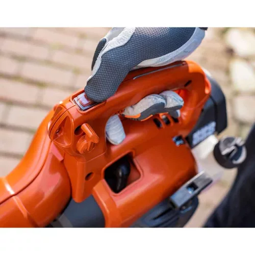 Husqvarna 125B lombfúvó