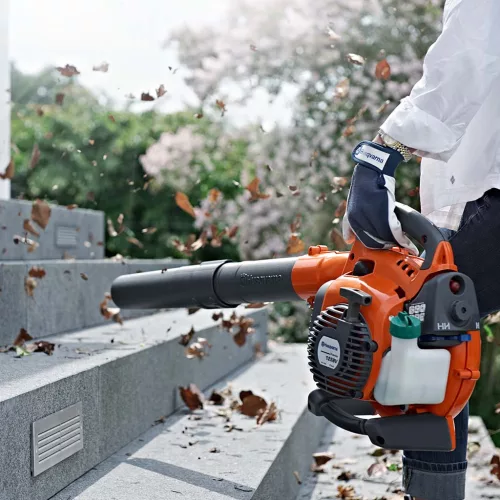 Husqvarna 125BVX lombfúvó