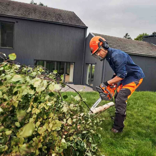 Husqvarna 130 benzinmotoros láncfűrész