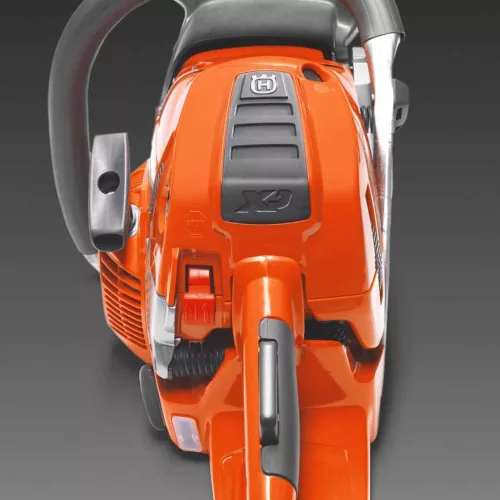 Husqvarna 555 benzinmotoros láncfűrész