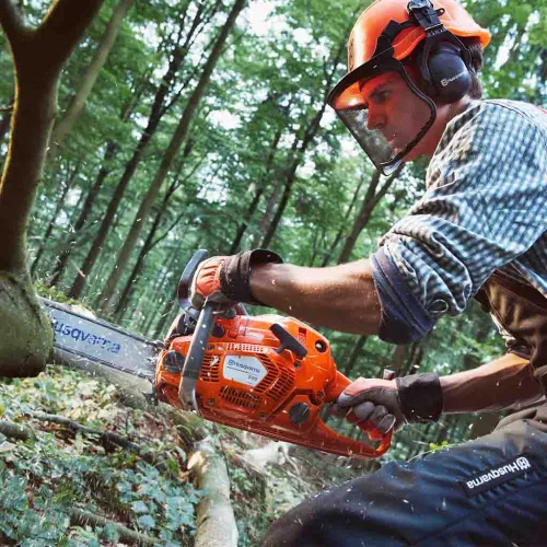 Husqvarna 555 benzinmotoros láncfűrész