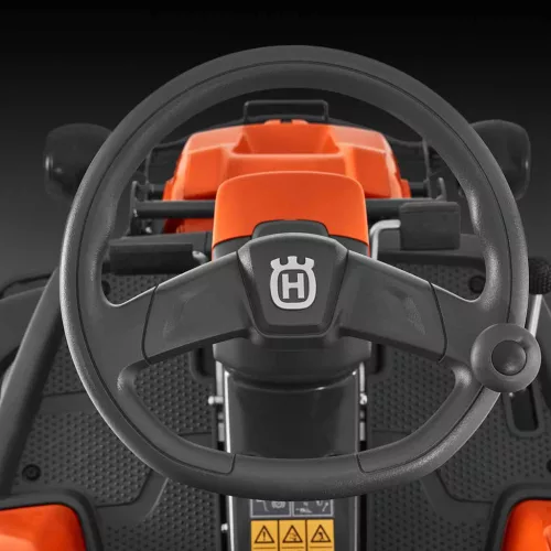 Husqvarna R 216T AWD vágóasztal nélkül