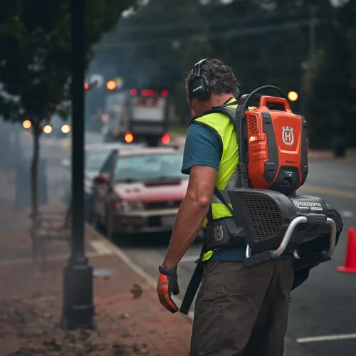Husqvarna 550IBTX lombfúvó (akkumulátor és töltő nélkül)