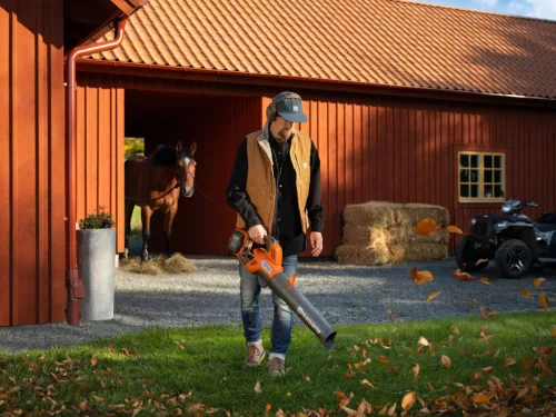 Husqvarna 335iB akkus lombfúvó, akku és töltő nélkül