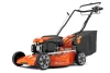 Husqvarna LC 356V fűnyíró elölről, 56 cm-es acél vágóasztallal