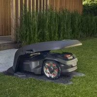 Robotfűnyíró ház